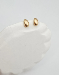 עגילי טיפת נפח קטנים צמודים