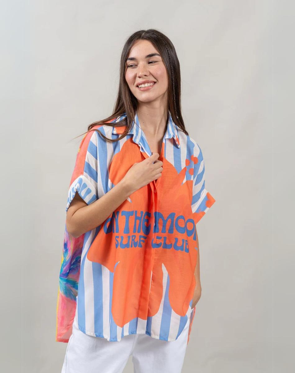 חולצה מצוירת דקלים