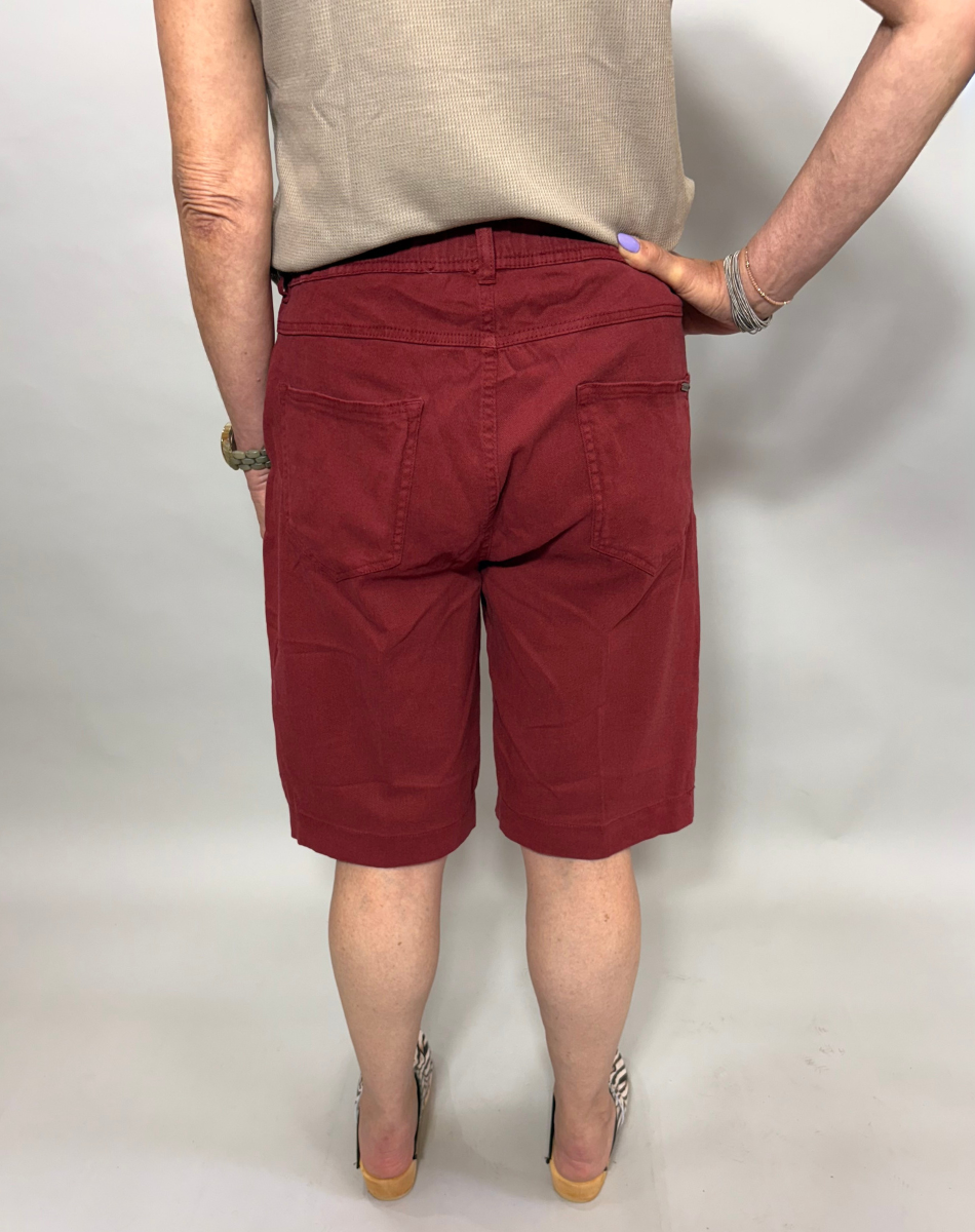מכנסי שורטס ברמודה