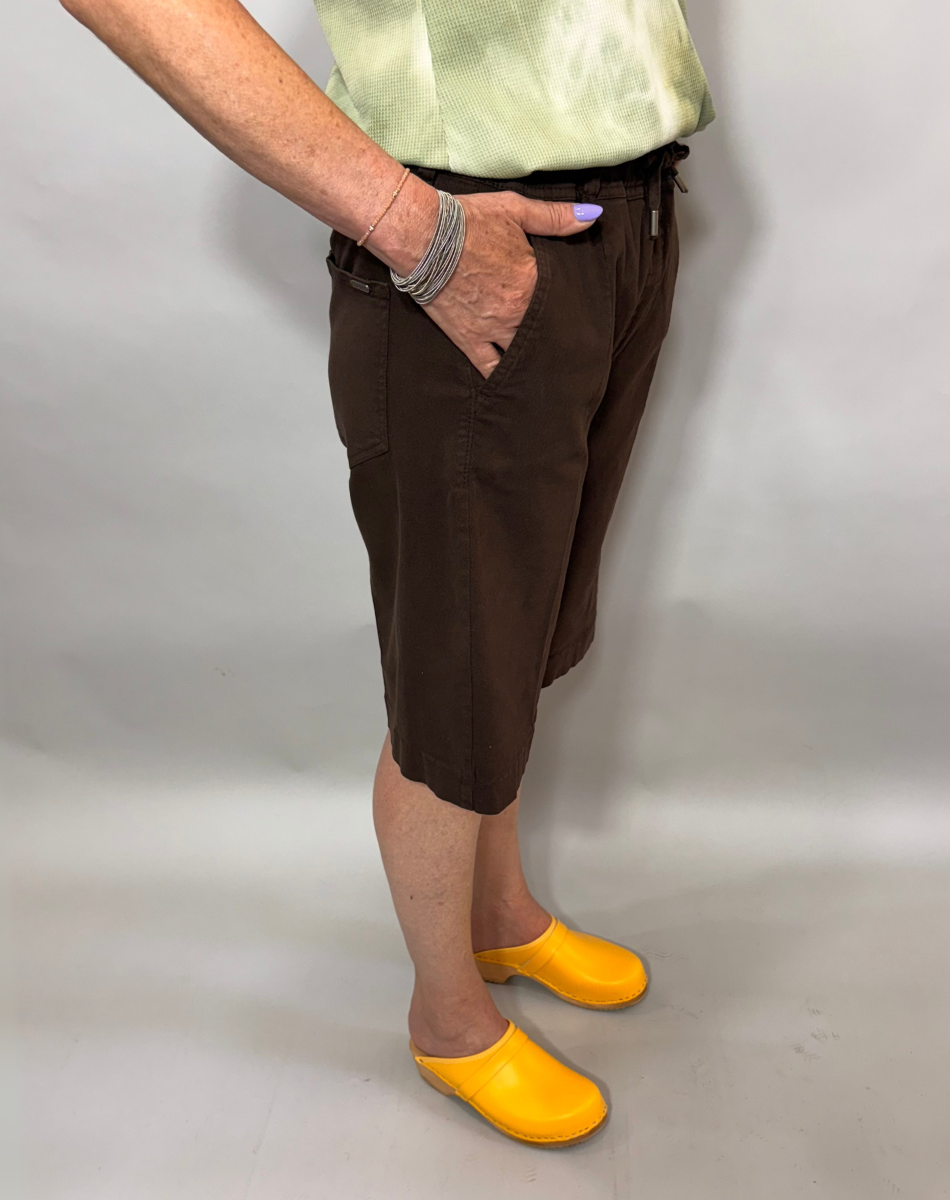 מכנסי שורטס ברמודה
